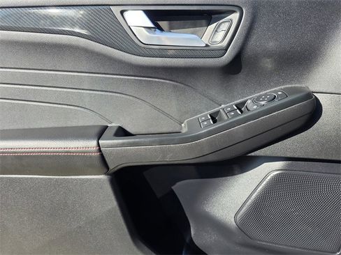 Used 2025 Ford Escape ST-Line image 17