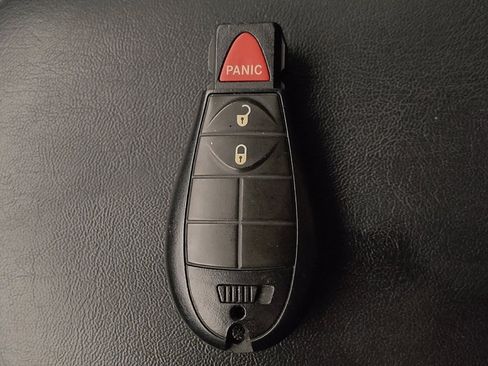 Used 2019 Jeep Cherokee Latitude w/ Popular Appearance Group image 32