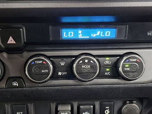 Used 2023 Toyota Tacoma TRD Sport AWD/4WD image 19