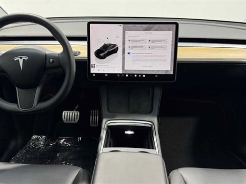 Used 2023 Tesla Model Y Long Range image 15