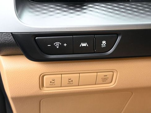 Used 2024 Kia Carnival LX FWD image 16