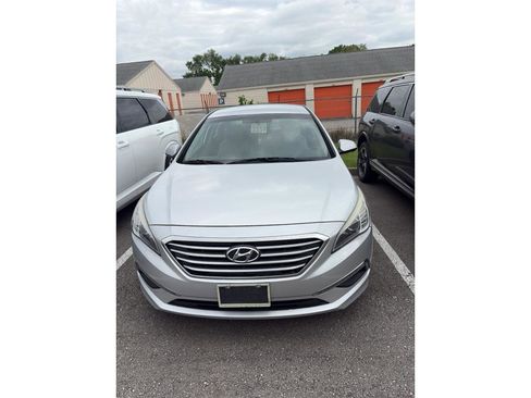 Used 2015 Hyundai Sonata SE FWD image 1