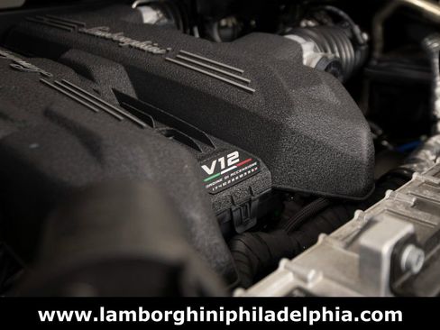 Used 2024 Lamborghini Revuelto image 59