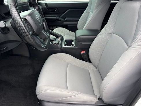 Used 2025 Toyota Tacoma SR5 AWD/4WD image 13