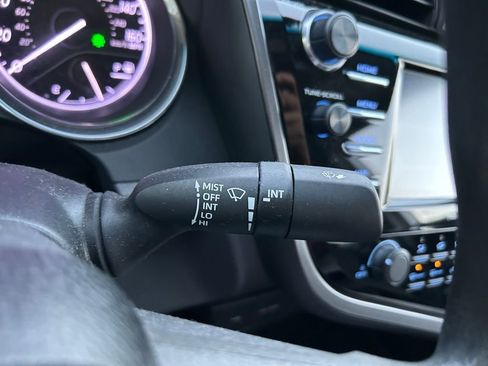 Used 2020 Toyota Camry LE image 21