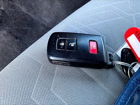 Used 2023 Toyota Tacoma TRD Off-Road image 15