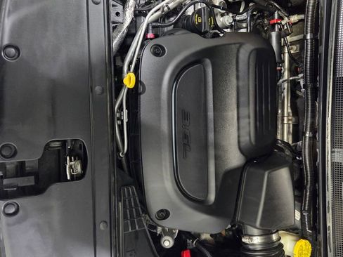 Used 2024 Chrysler Pacifica Touring-L FWD image 27