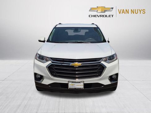 Used 2019 Chevrolet Traverse LT FWD image 2