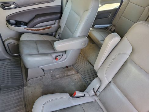 Used 2018 Chevrolet Suburban Premier image 28