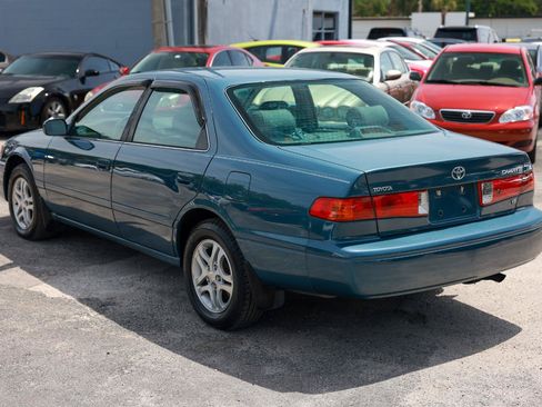 Used 2000 Toyota Camry LE FWD image 5