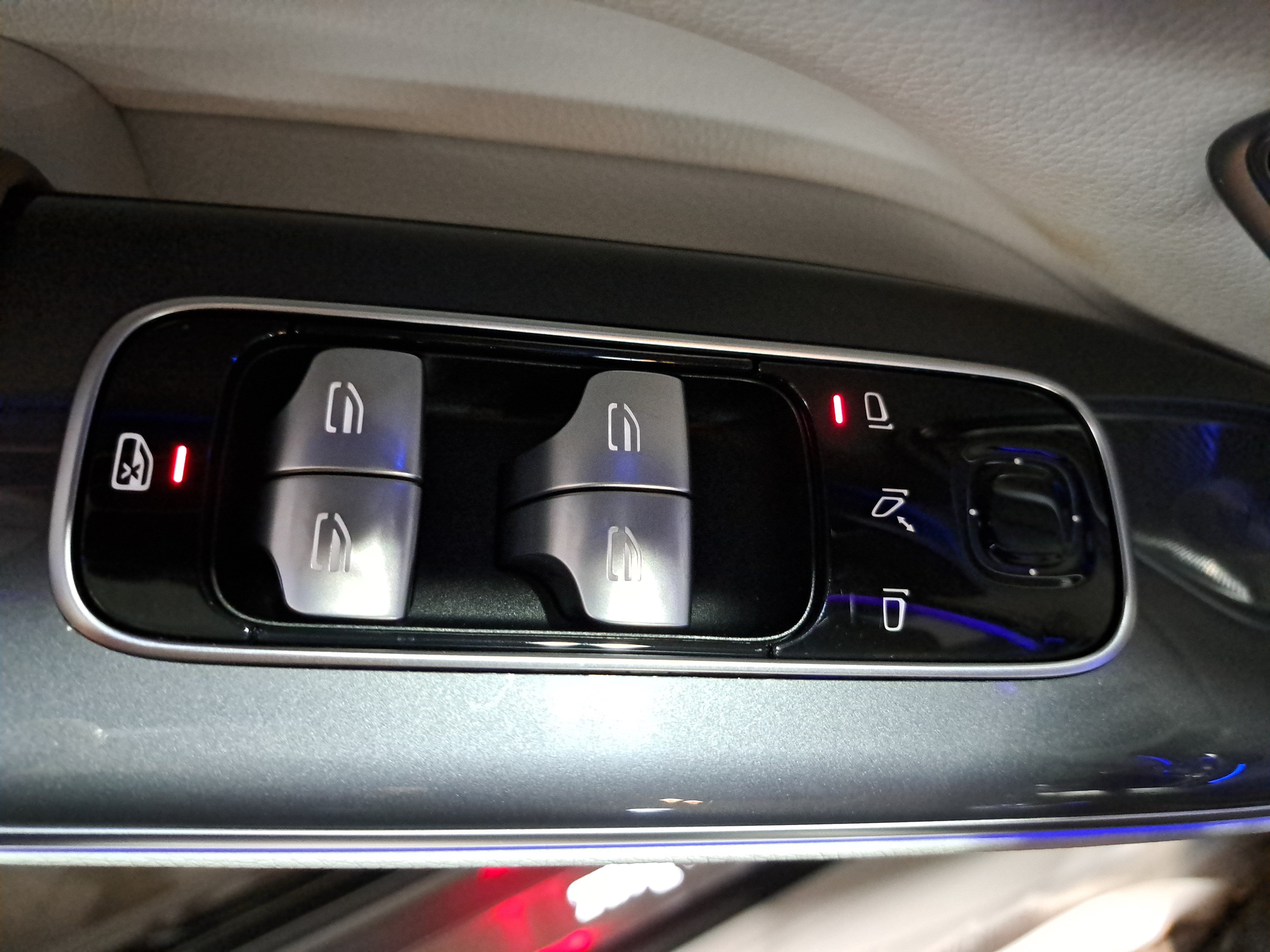 Certified 2023 Mercedes-Benz EQS 450+ SUV image 31