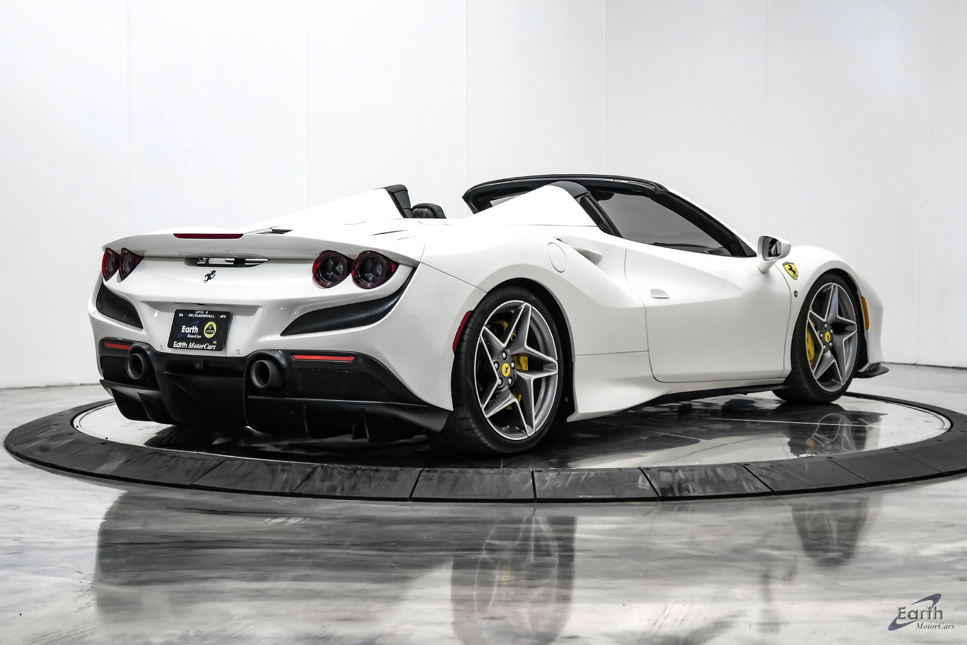 Used 2022 Ferrari F8 Tributo RWD image 22