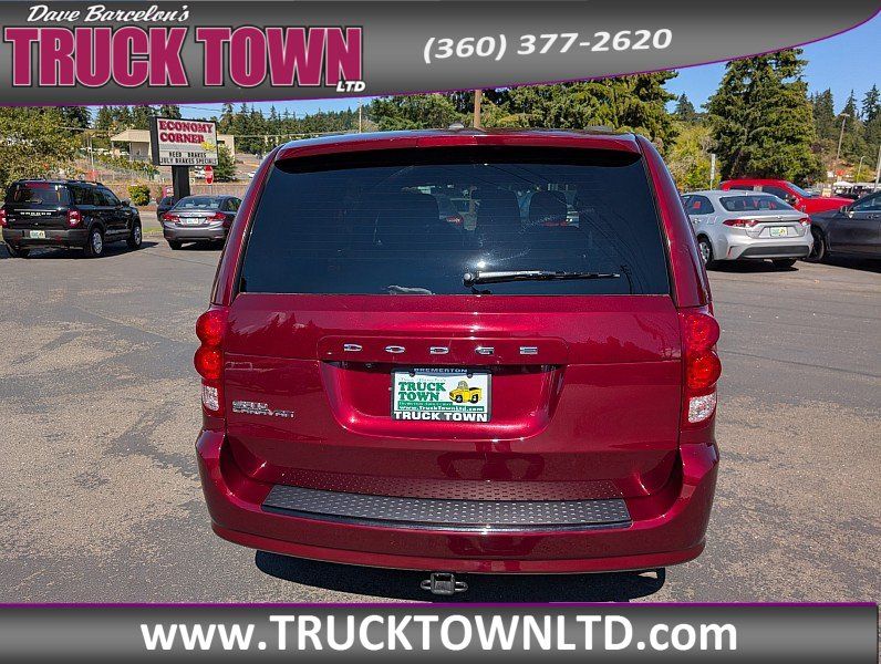 Used 2018 Dodge Grand Caravan SE FWD image 13