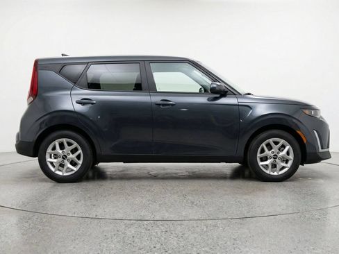 Used 2025 Kia Soul LX w/ LX Technology Package FWD image 9