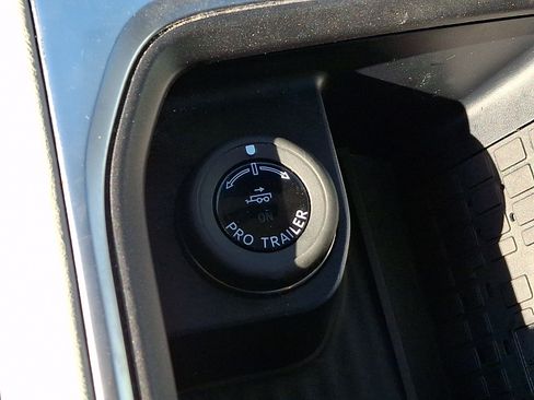 Certified 2025 Ford Expedition Platinum AWD/4WD image 27
