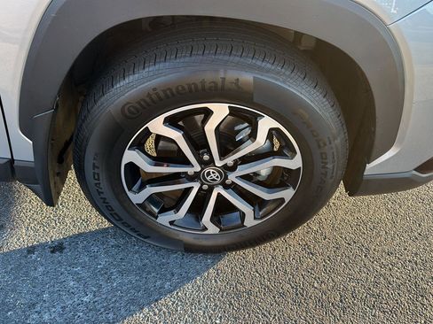 Certified 2023 Toyota Corolla Cross XSE image 32