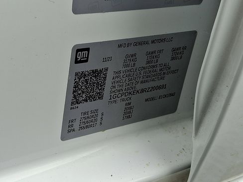 Certified 2024 Chevrolet Silverado 1500 LT AWD/4WD image 27