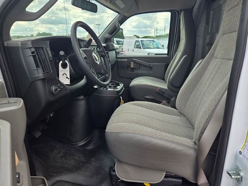 New 2025 Chevrolet Express 3500 w/ Power Convenience Package image 17