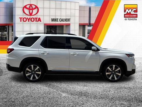 Used 2024 Honda Pilot Touring image 6