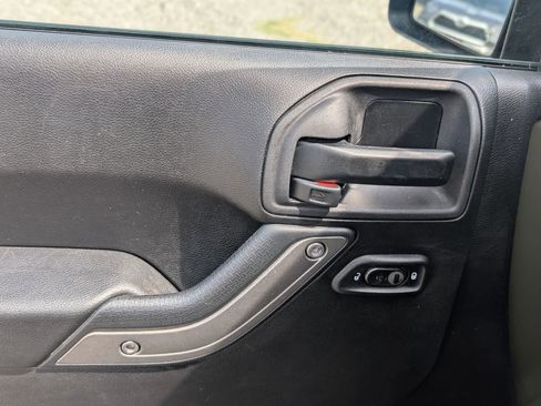 Used 2015 Jeep Wrangler Unlimited Sport w/ Quick Order Package 24S image 21