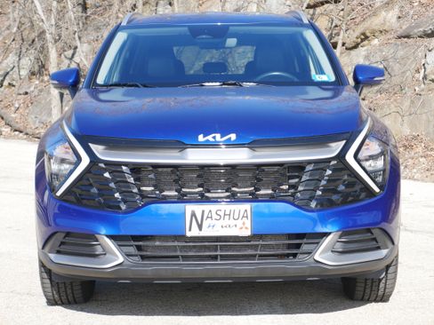 Used 2023 Kia Sportage EX image 2