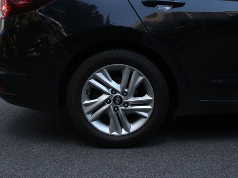 Used 2020 Hyundai Elantra SEL FWD image 5
