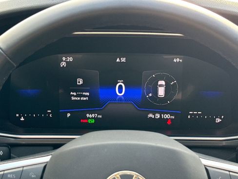 Certified 2025 Volkswagen Taos SE image 23