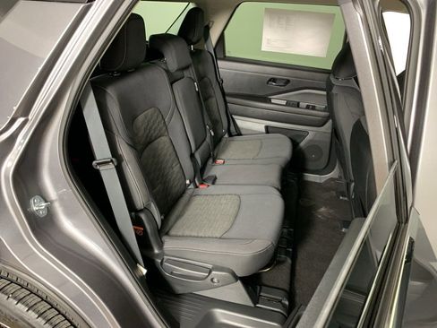 Used 2023 Nissan Pathfinder SV image 38