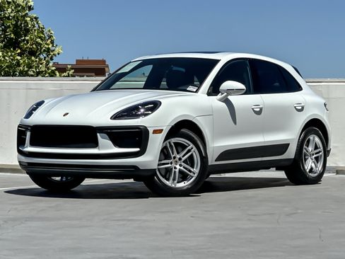 Used 2023 Porsche Macan AWD/4WD image 1