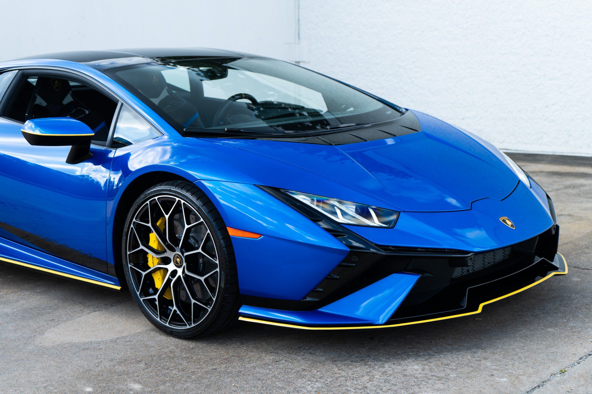 Used 2023 Lamborghini Huracan Tecnica RWD image 16