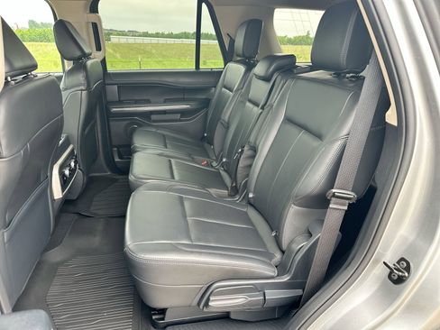 Used 2024 Ford Expedition XLT RWD image 22