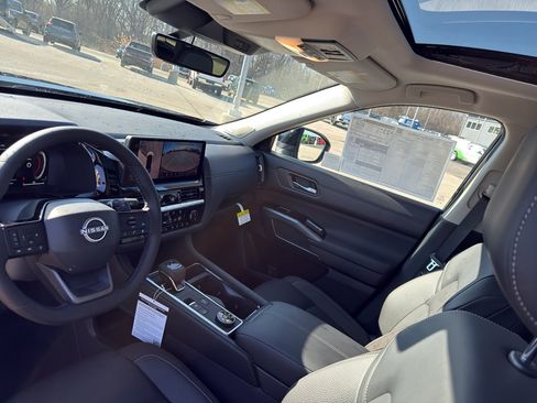New 2026 Nissan Pathfinder SL w/ SL Premium Package image 23