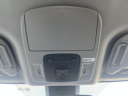 Used 2020 Toyota Camry LE image 20