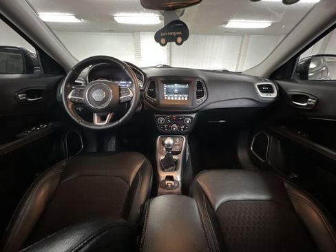 Used 2019 Jeep Compass Latitude w/ Popular Equipment Group AWD/4WD image 19