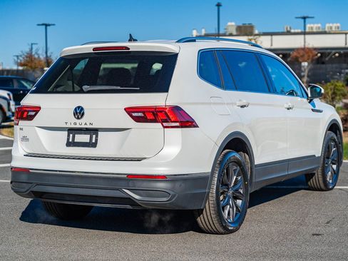 Used 2023 Volkswagen Tiguan SE image 7