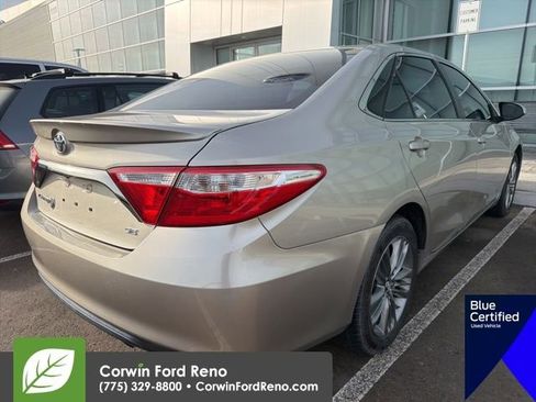 Used 2017 Toyota Camry SE image 4