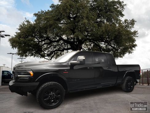 Used 2024 RAM 2500 Limited AWD/4WD image 1