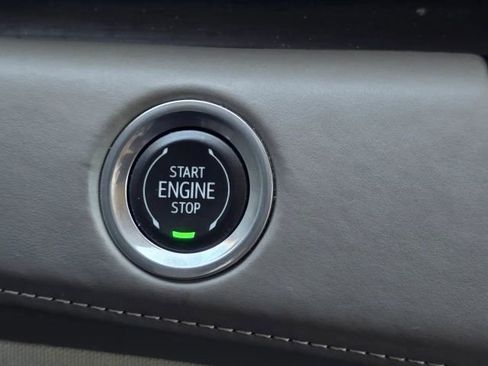 Used 2021 Cadillac Escalade Sport Platinum RWD image 18