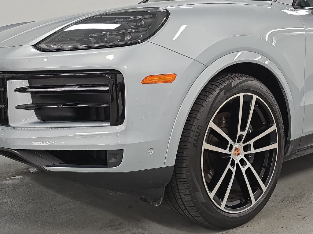 Certified 2026 Porsche Cayenne AWD/4WD image 11