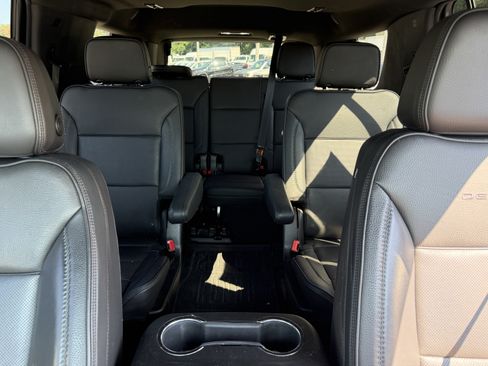 Used 2022 GMC Yukon Denali AWD/4WD image 16