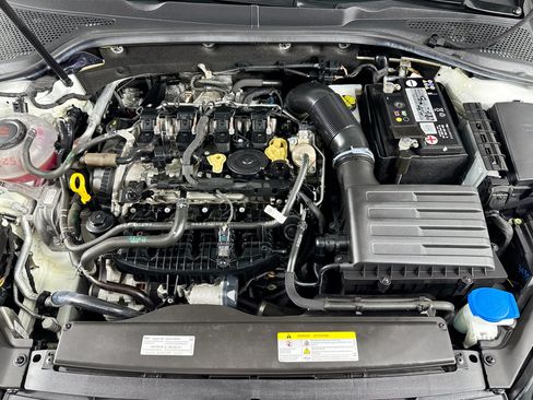 Used 2021 Volkswagen GTI SE FWD image 14