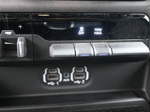 Used 2021 RAM 1500 Big Horn AWD/4WD image 14