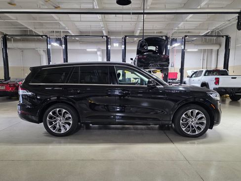 Used 2020 Lincoln Aviator Grand Touring w/ Elements Package Plus AWD/4WD image 8