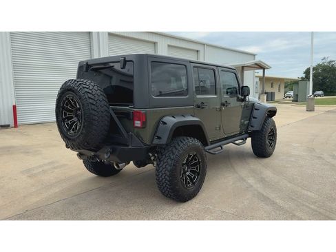 Used 2015 Jeep Wrangler Unlimited Rubicon w/ Dual Top Group AWD/4WD image 8