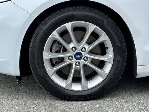 Used 2019 Ford Fusion Energi Titanium FWD image 23