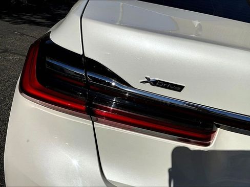 Used 2022 BMW 750i xDrive w/ Executive Package AWD/4WD image 25