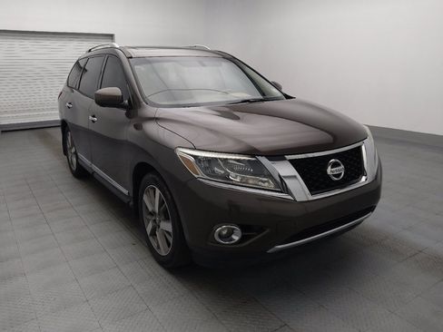 Used 2015 Nissan Pathfinder Platinum w/ Family Entertainment Package FWD image 13