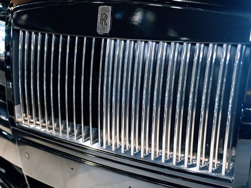 Used 2015 Rolls-Royce Phantom Drophead Coupe image 28