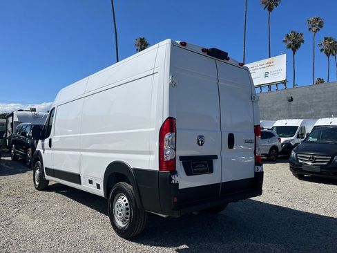 Used 2025 RAM ProMaster 2500 w/ Convenience Group FWD image 9