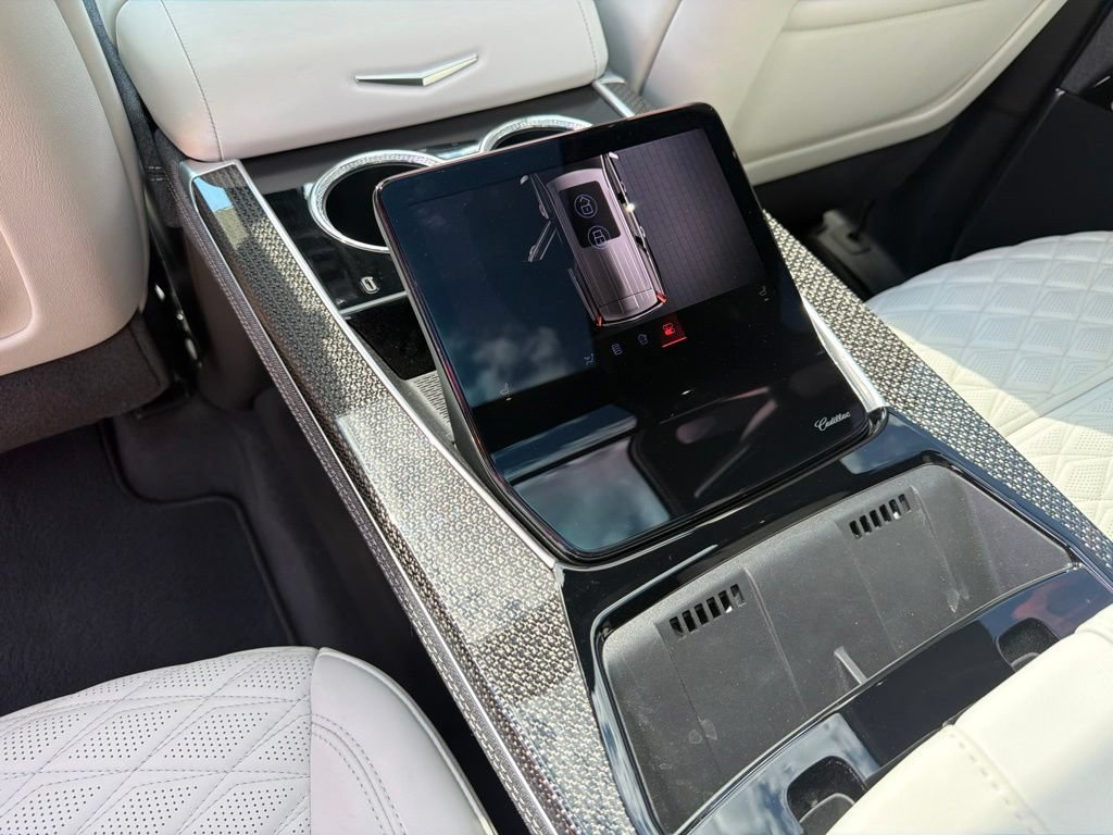 Certified 2026 Cadillac Escalade V AWD/4WD image 30